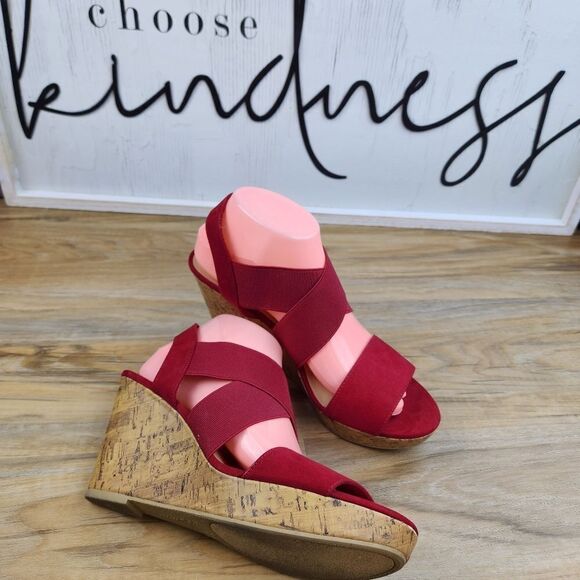 💜American Eagle Red Suede Open Toe Wedge Sandals Size 8.5 - Picture 4 of 12